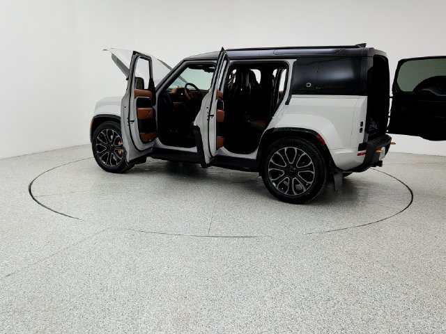 New 2026 Land Rover Defender 110 OCTA AWD/4WD image 12
