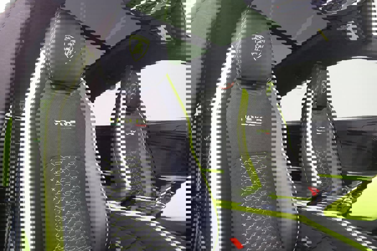 Used 2022 Lamborghini Urus image 14