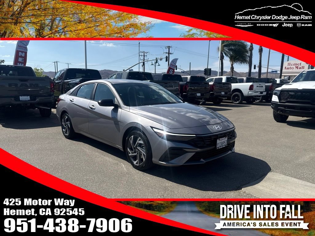 Used 2025 Hyundai Elantra SEL FWD image 1