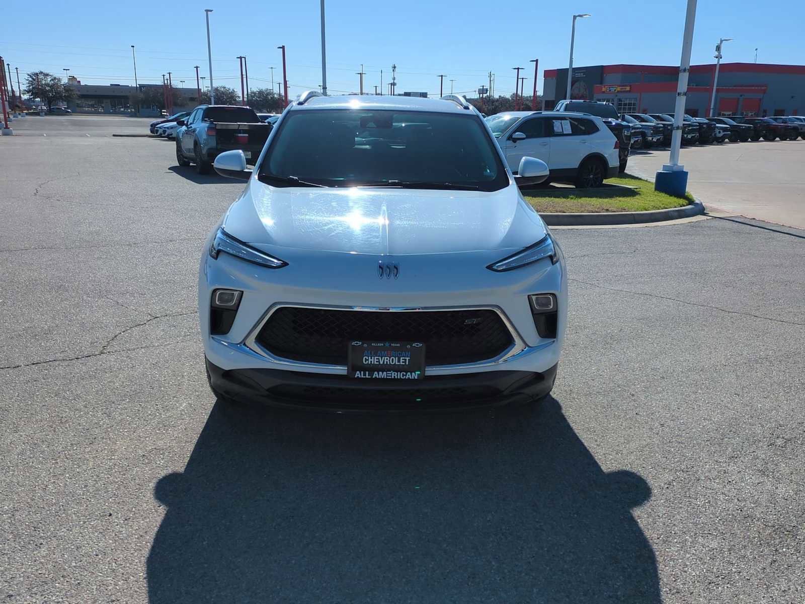 Used 2024 Buick Encore GX Sport Touring image 3