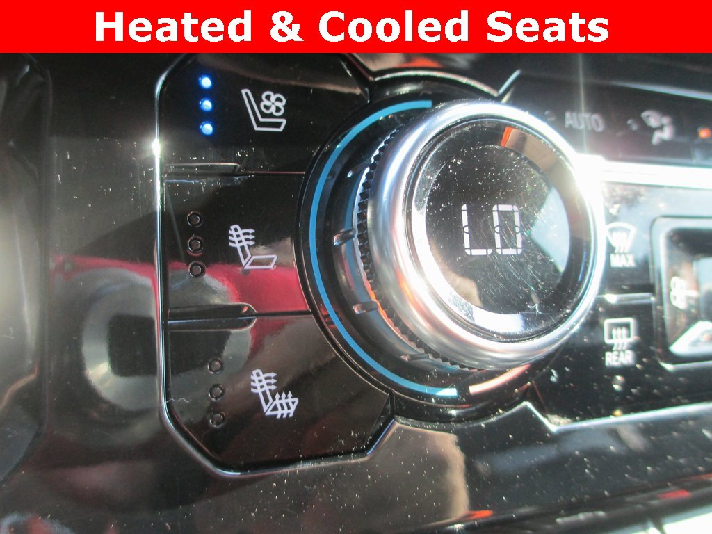 Used 2024 GMC Sierra 3500 Denali w/ Denali Reserve Package image 17