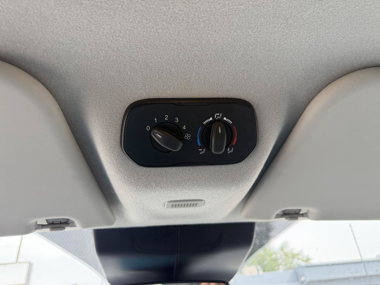 Used 2018 Ford Transit 150 XL RWD image 25