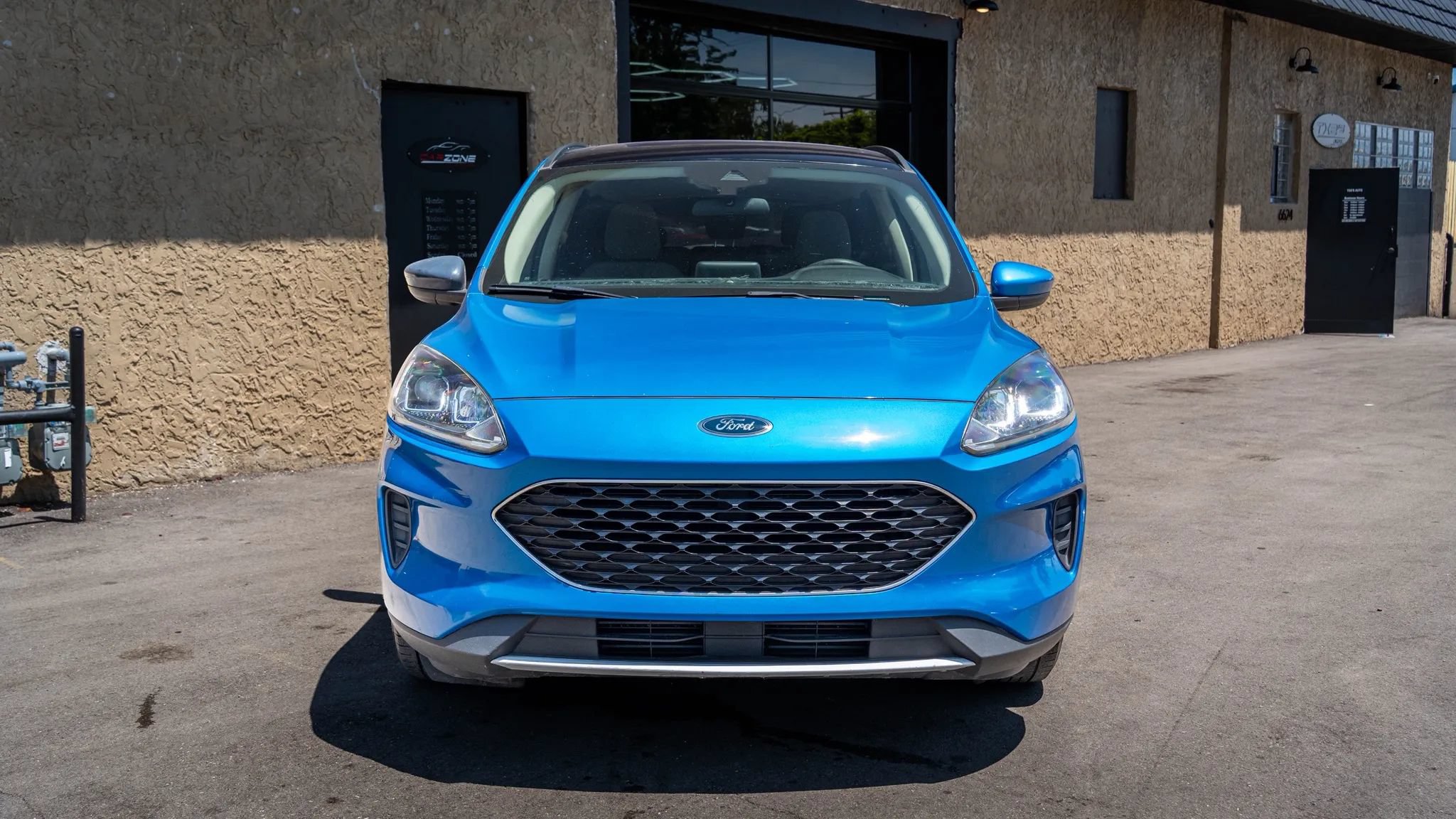 Used 2020 Ford Escape SE FWD image 3