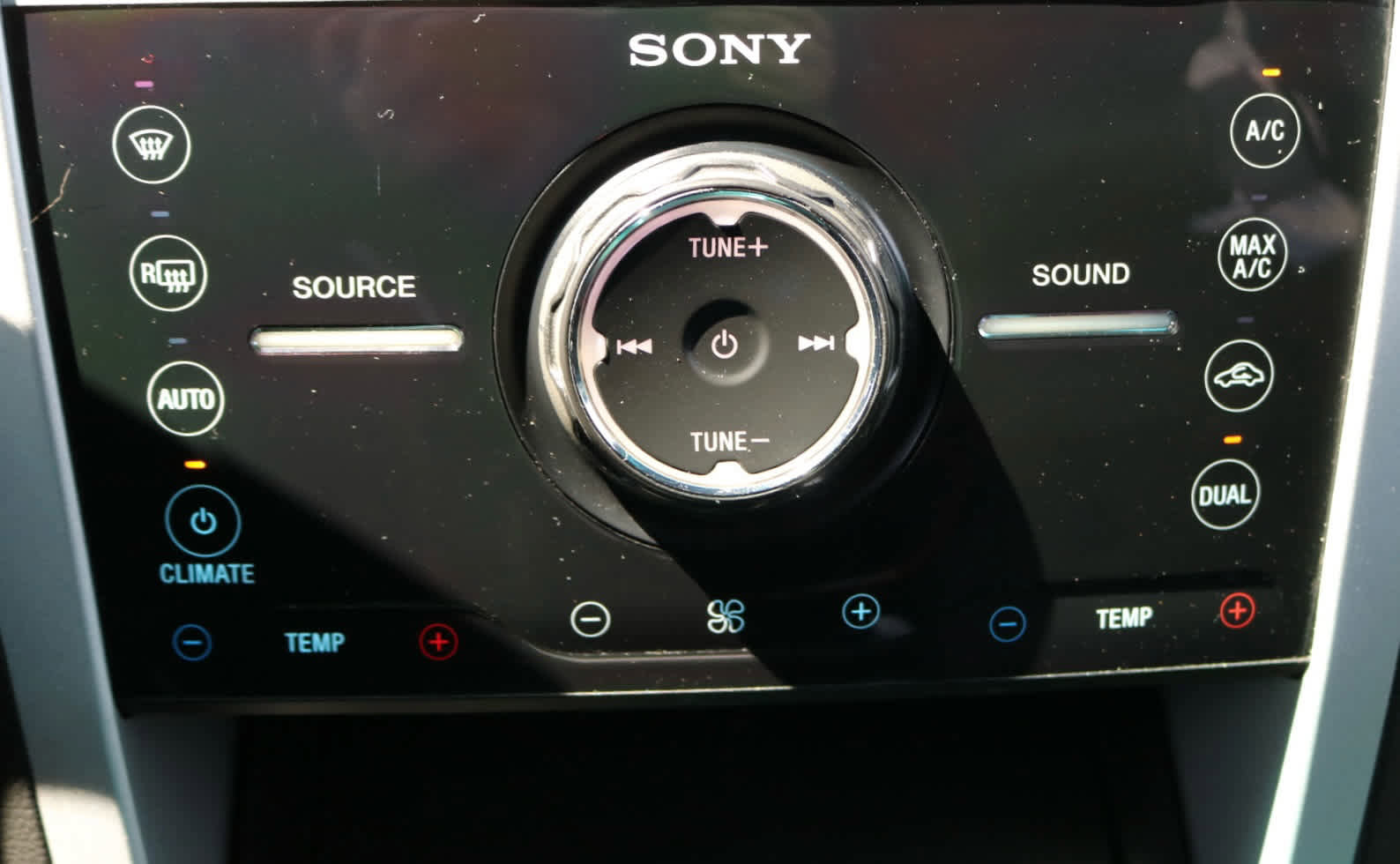 Used 2015 Ford Explorer Sport w/ Equipment Group 401A AWD/4WD image 17