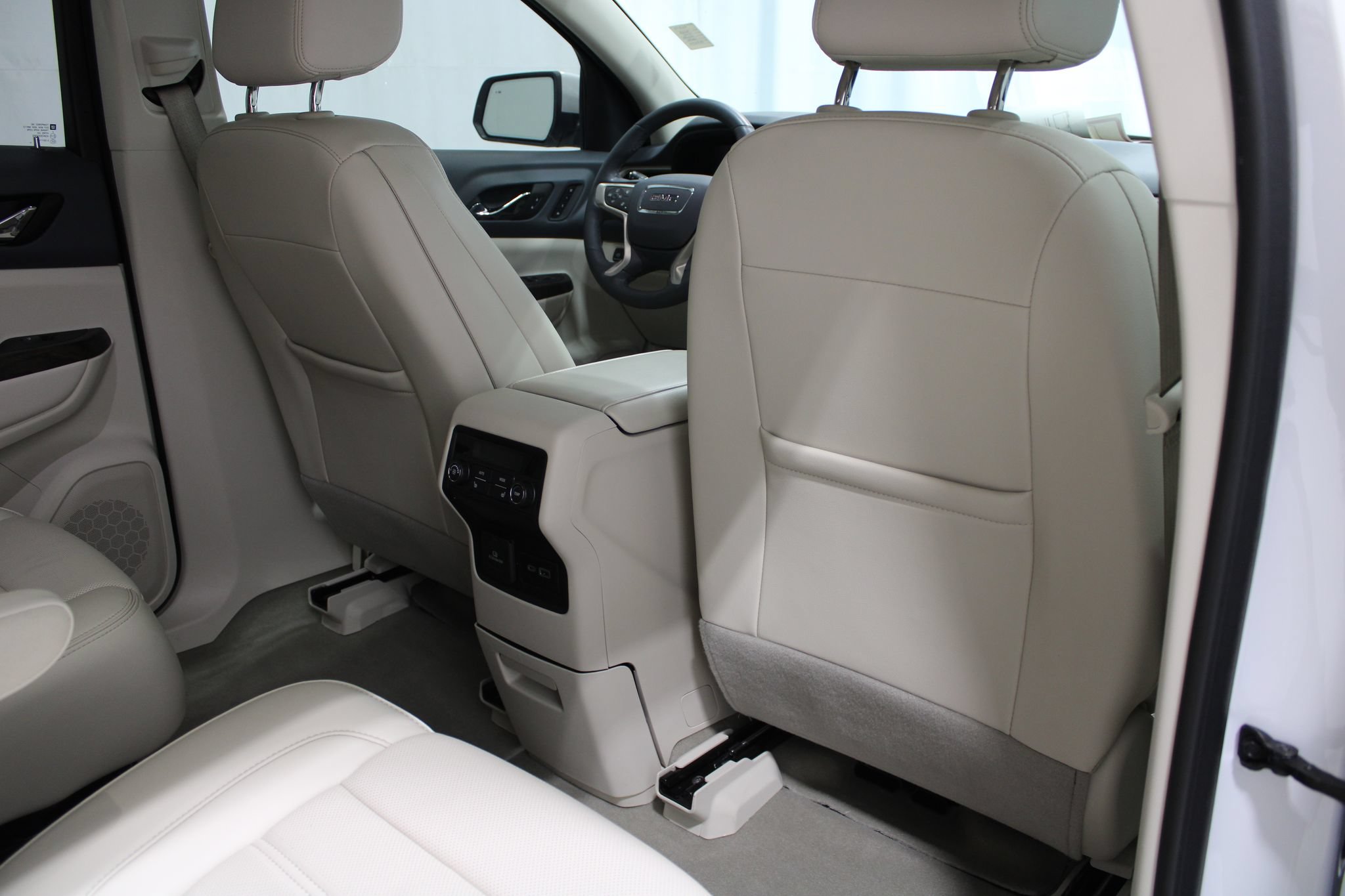 Used 2023 GMC Acadia Denali AWD/4WD image 25