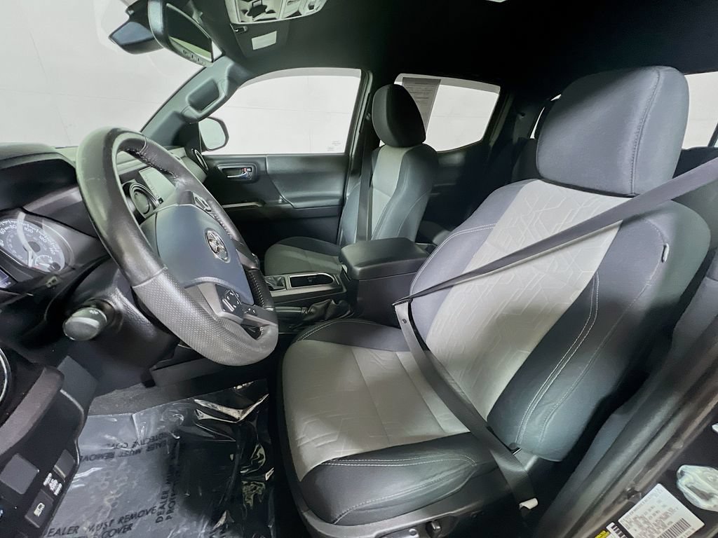 Certified 2020 Toyota Tacoma TRD Off-Road w/ Technology Package AWD/4WD image 18