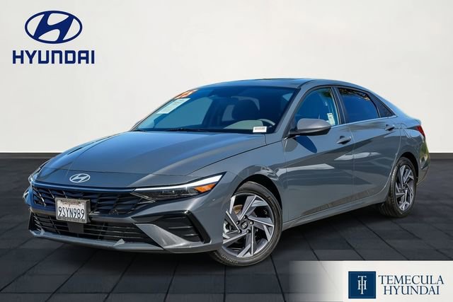 Certified 2025 Hyundai Elantra SEL FWD image 1