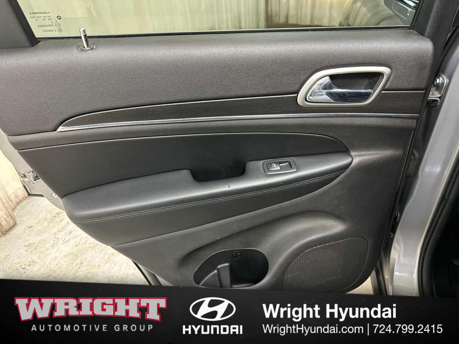 Used 2018 Jeep Grand Cherokee Limited image 12