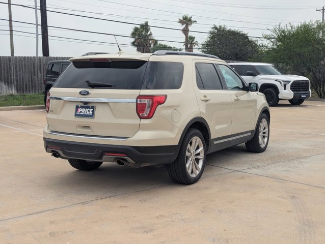 Used 2018 Ford Explorer XLT w/ Equipment Group 202A FWD image 5