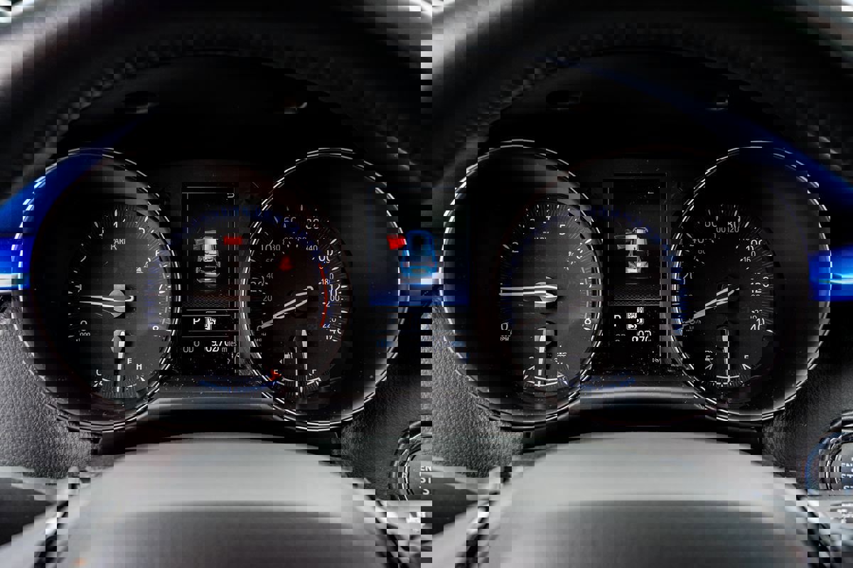 Used 2021 Toyota C-HR XLE image 27