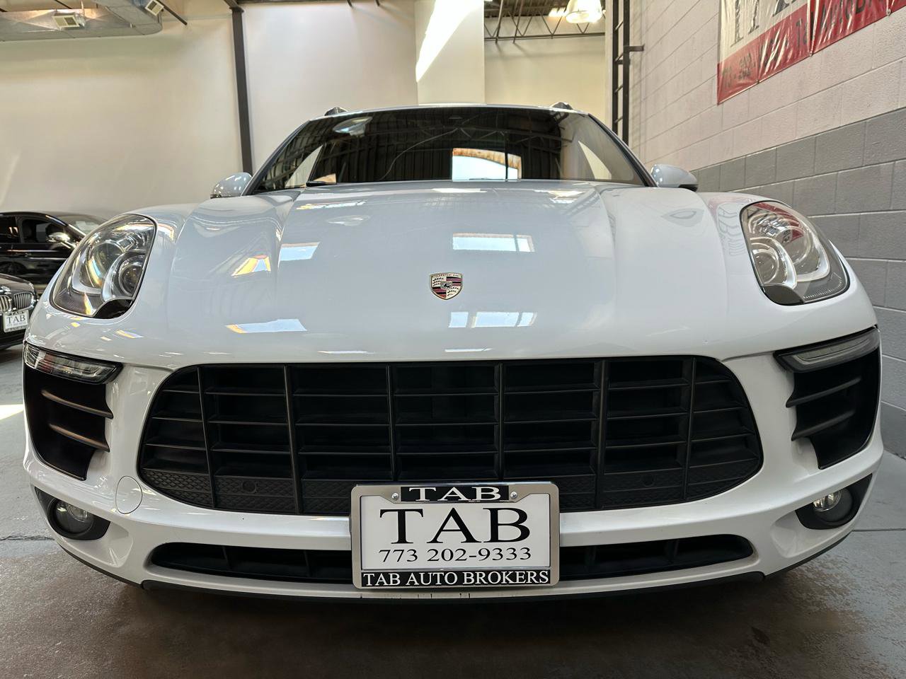 Used 2018 Porsche Macan AWD/4WD image 7