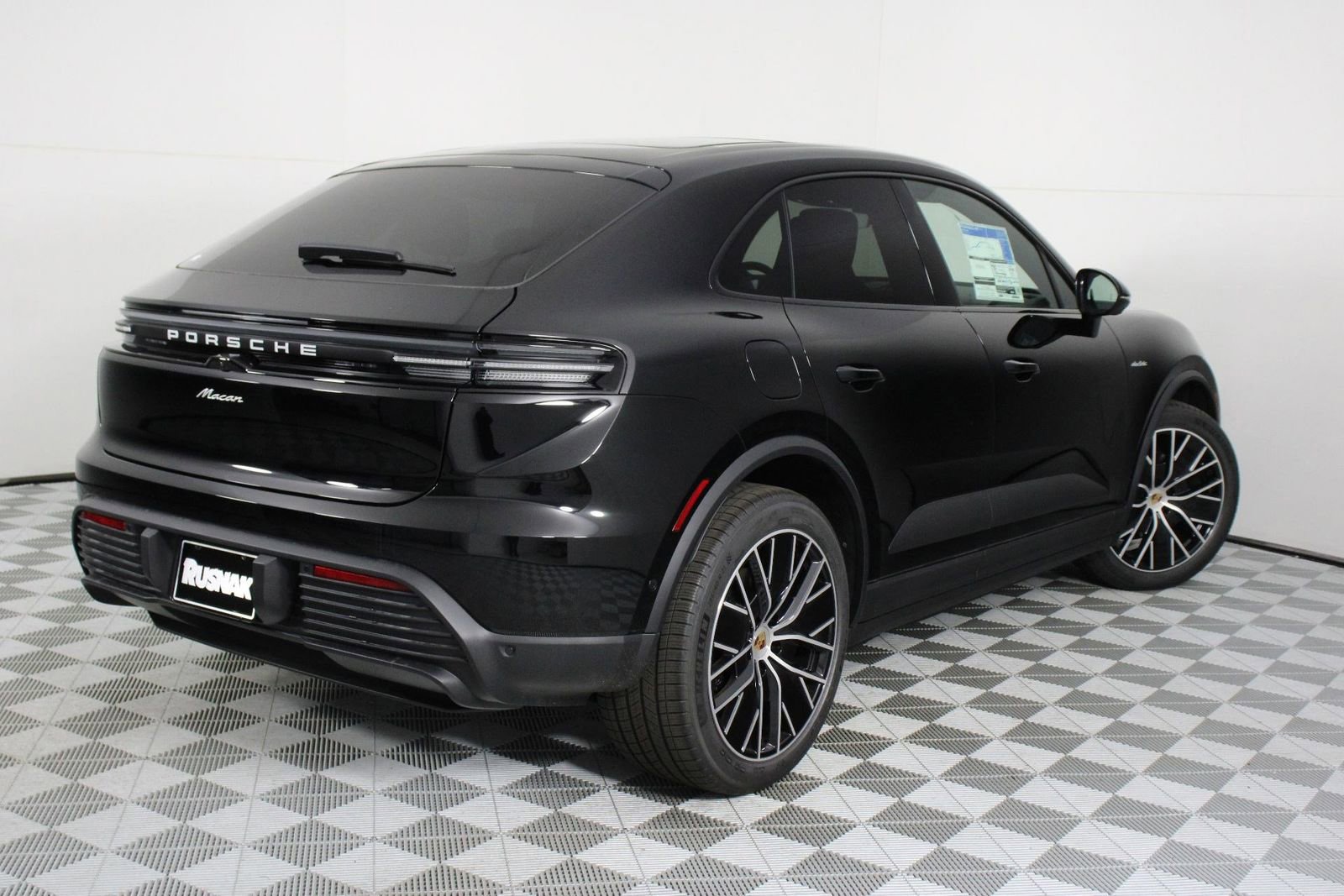 New 2026 Porsche Macan Electric RWD image 7