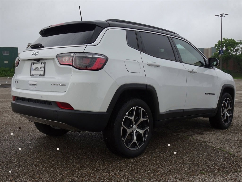 Used 2024 Jeep Compass Limited image 5