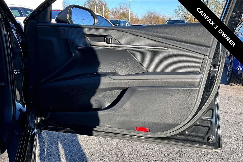 Used 2025 Toyota Camry SE image 26