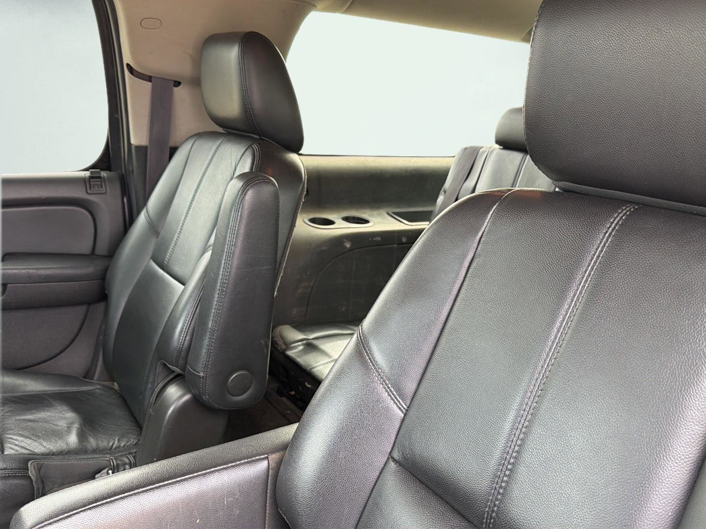 Used 2014 GMC Yukon XL SLT w/ SLT-2 Equipment Package AWD/4WD image 25
