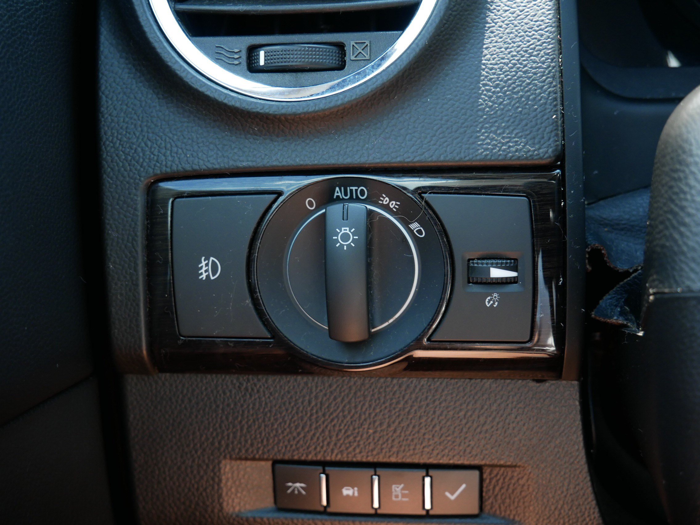 Used 2013 Chevrolet Captiva Sport LS FWD image 25