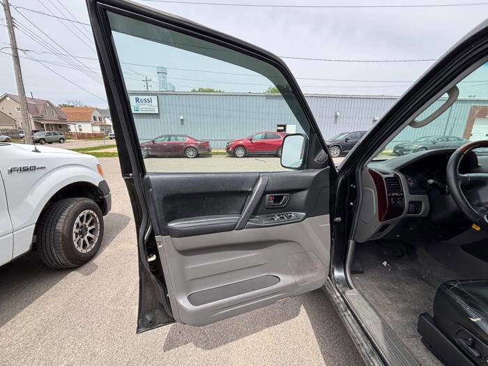 Used 2002 Mitsubishi Montero Limited AWD/4WD image 22