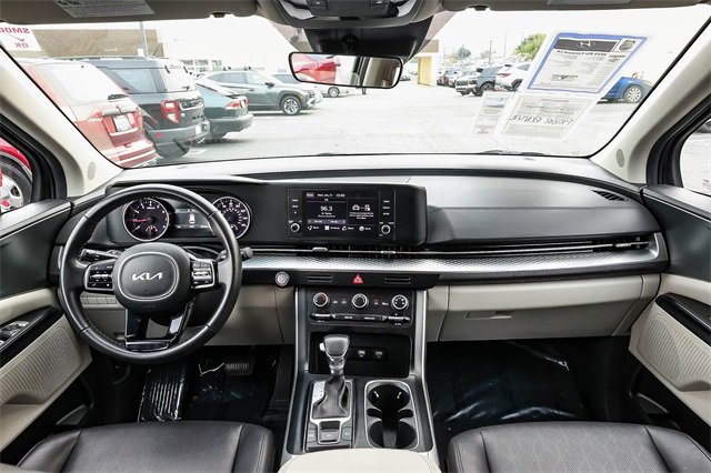 Used 2024 Kia Carnival LX image 13
