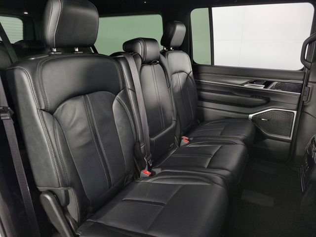 Used 2024 Jeep Wagoneer L Series II w/ Flexible Seating Group AWD/4WD image 16