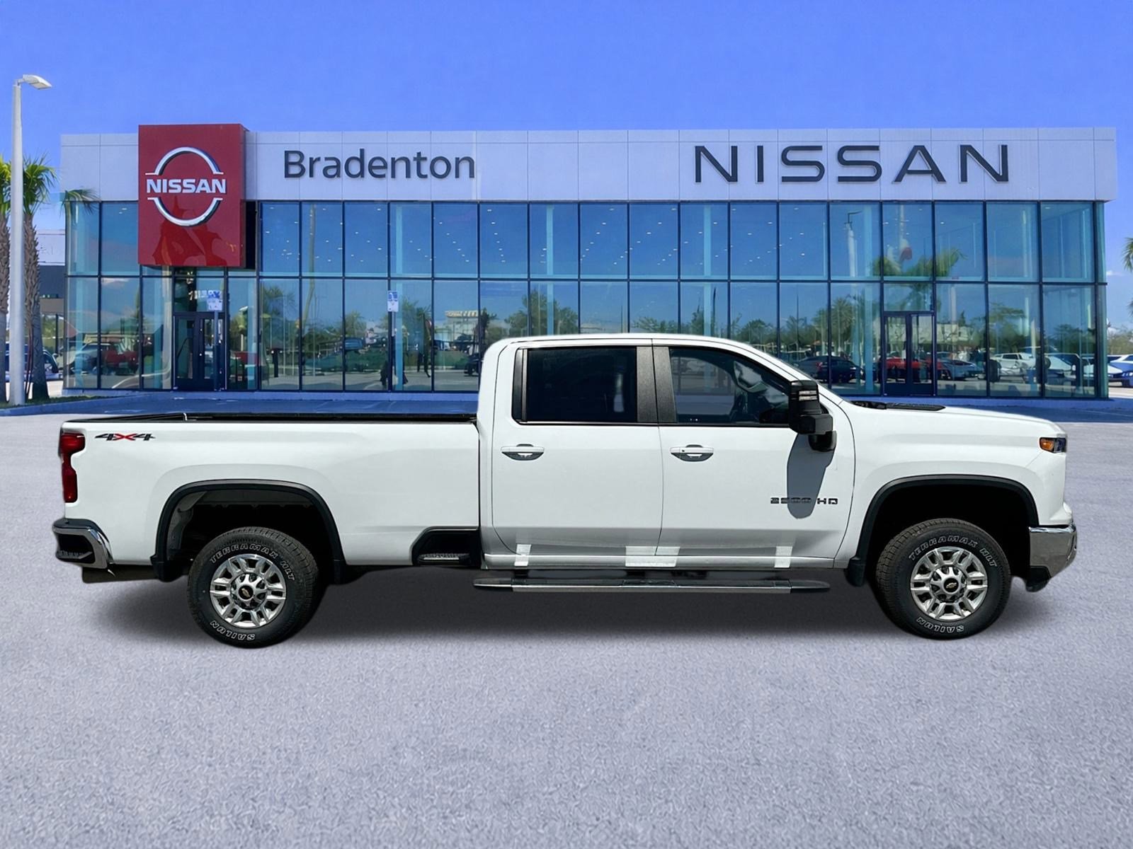 Used 2024 Chevrolet Silverado 2500 LT image 4