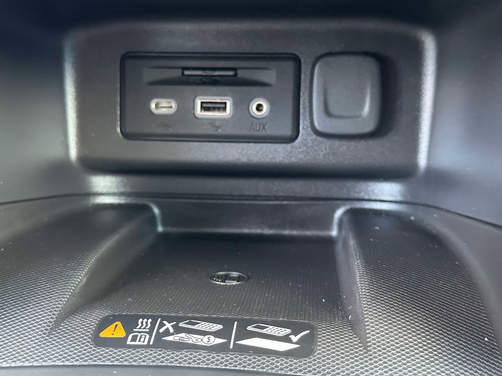 Used 2021 Chevrolet Equinox Premier image 13