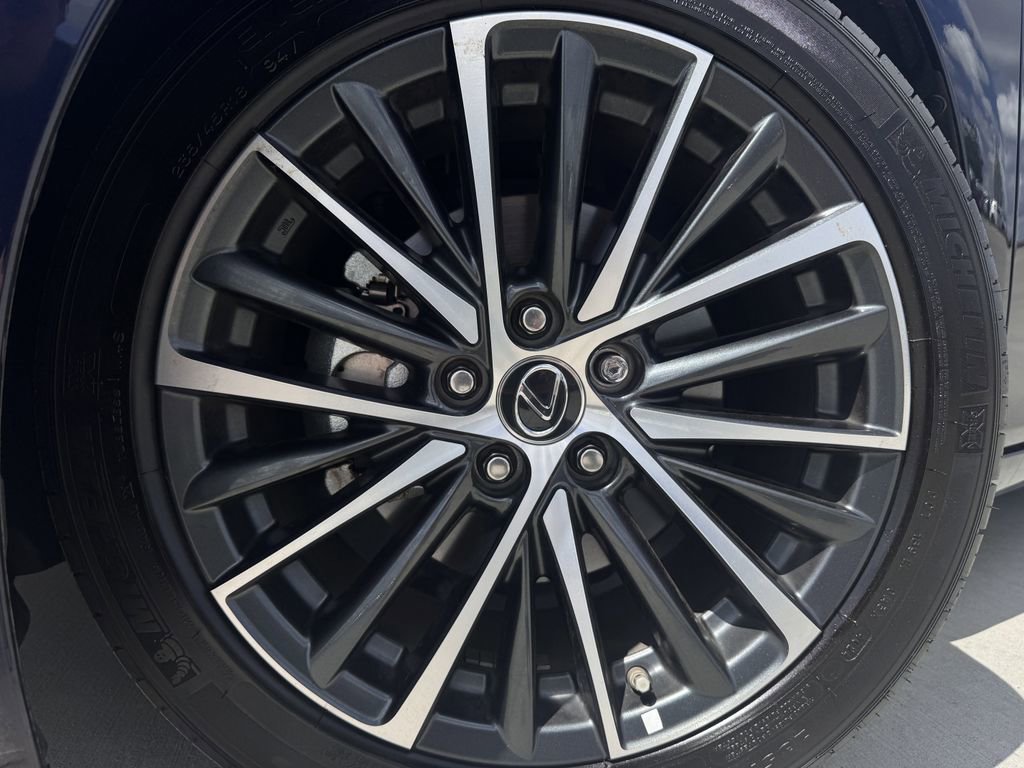 Used 2025 Lexus ES 350 w/ Premium Package image 9