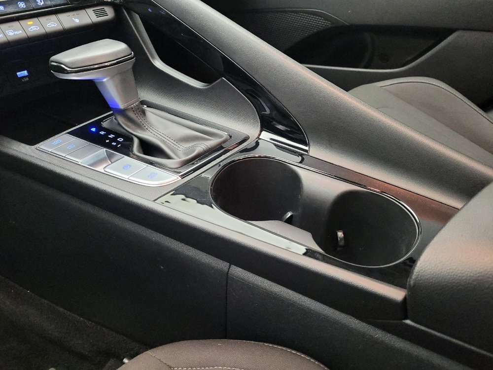 Used 2025 Hyundai Elantra SEL FWD image 26