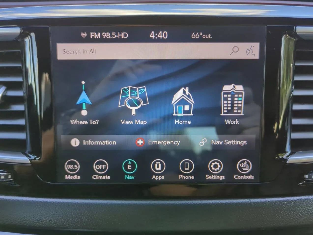 Used 2020 Chrysler Pacifica Limited FWD image 19