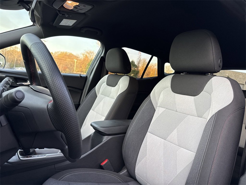 Used 2024 Chevrolet Trax RS w/ Driver Confidence Package image 18