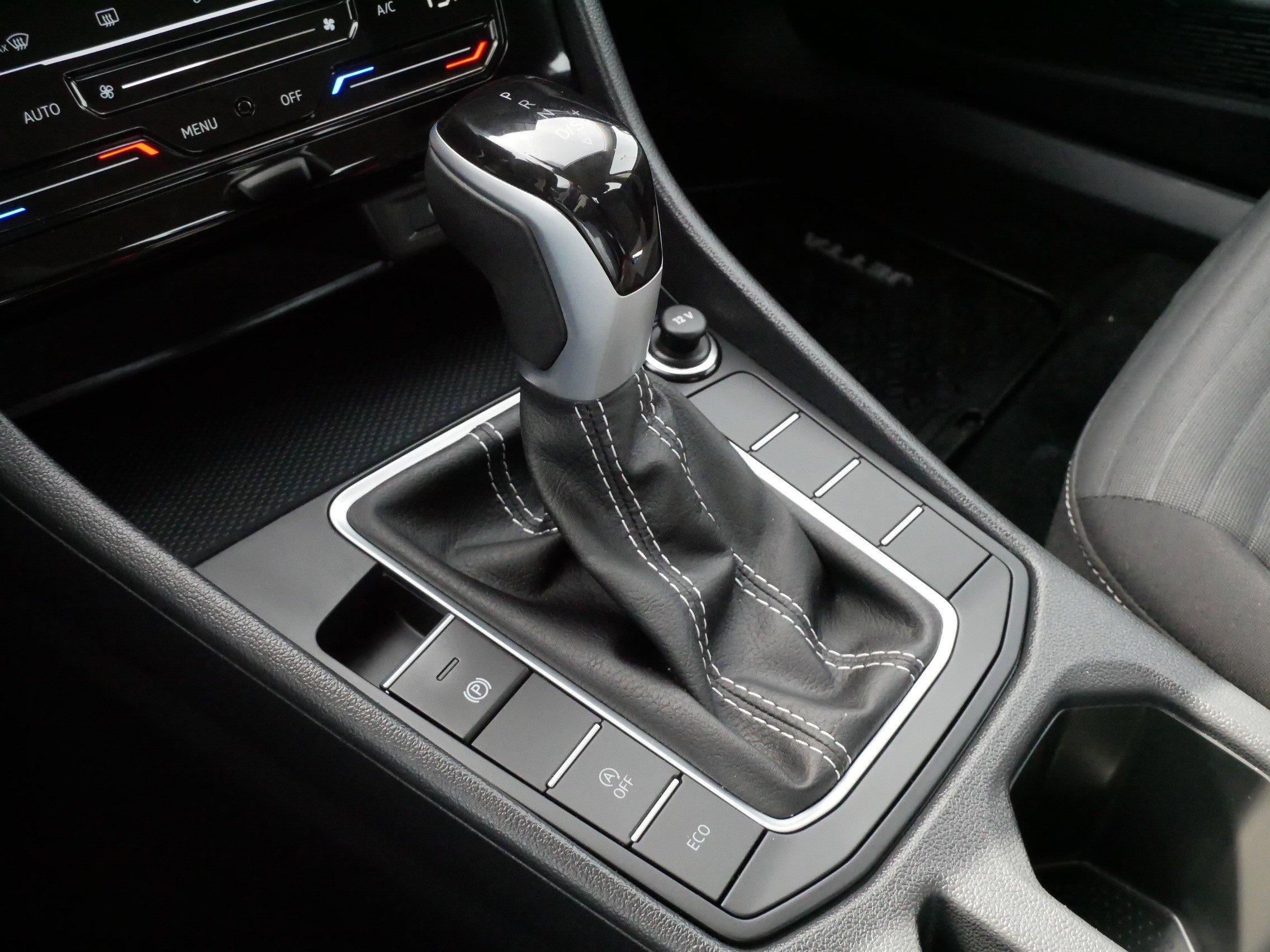 Certified 2025 Volkswagen Jetta S image 24