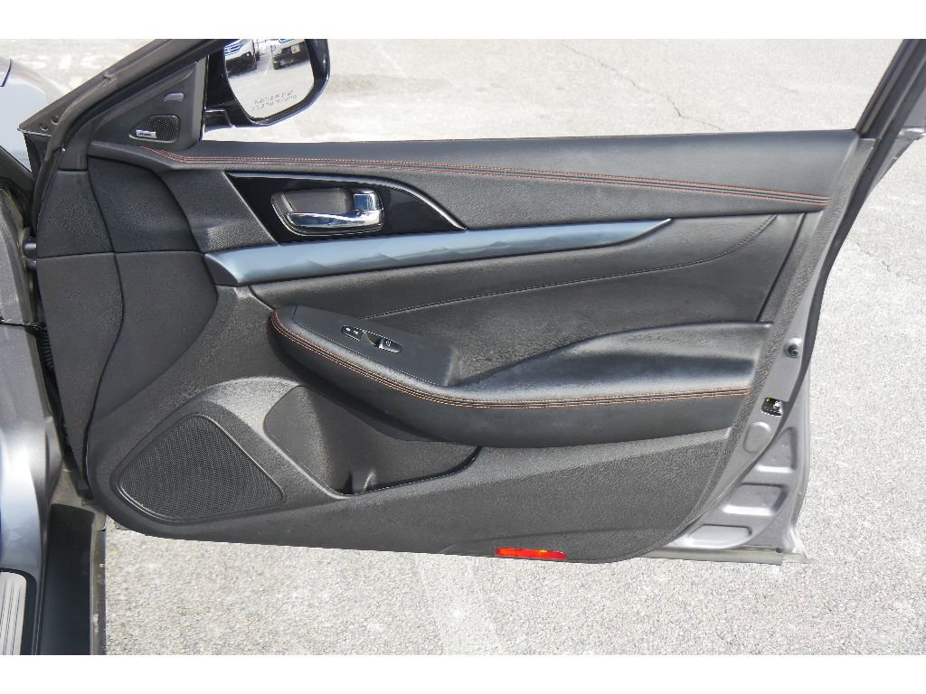 Used 2022 Nissan Maxima SR w/ Sport Mat Group image 16