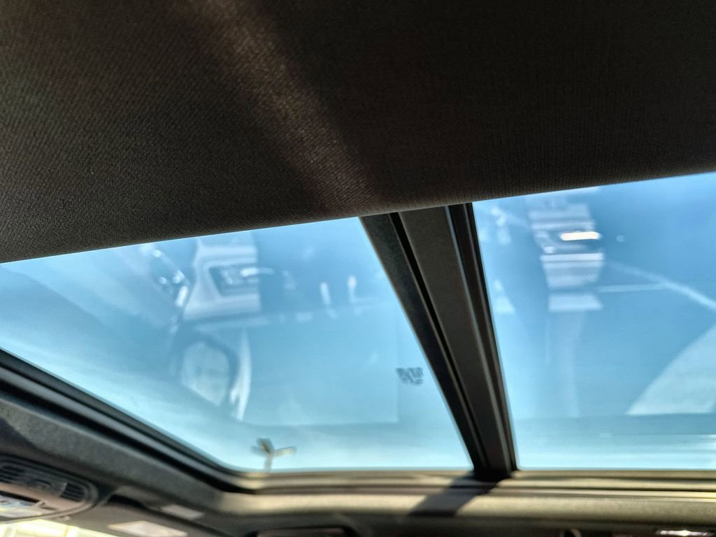 Used 2026 GMC Yukon XL Denali w/ Denali Reserve Package image 19