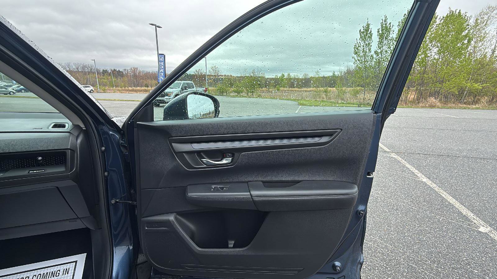 Used 2023 Honda CR-V EX image 17