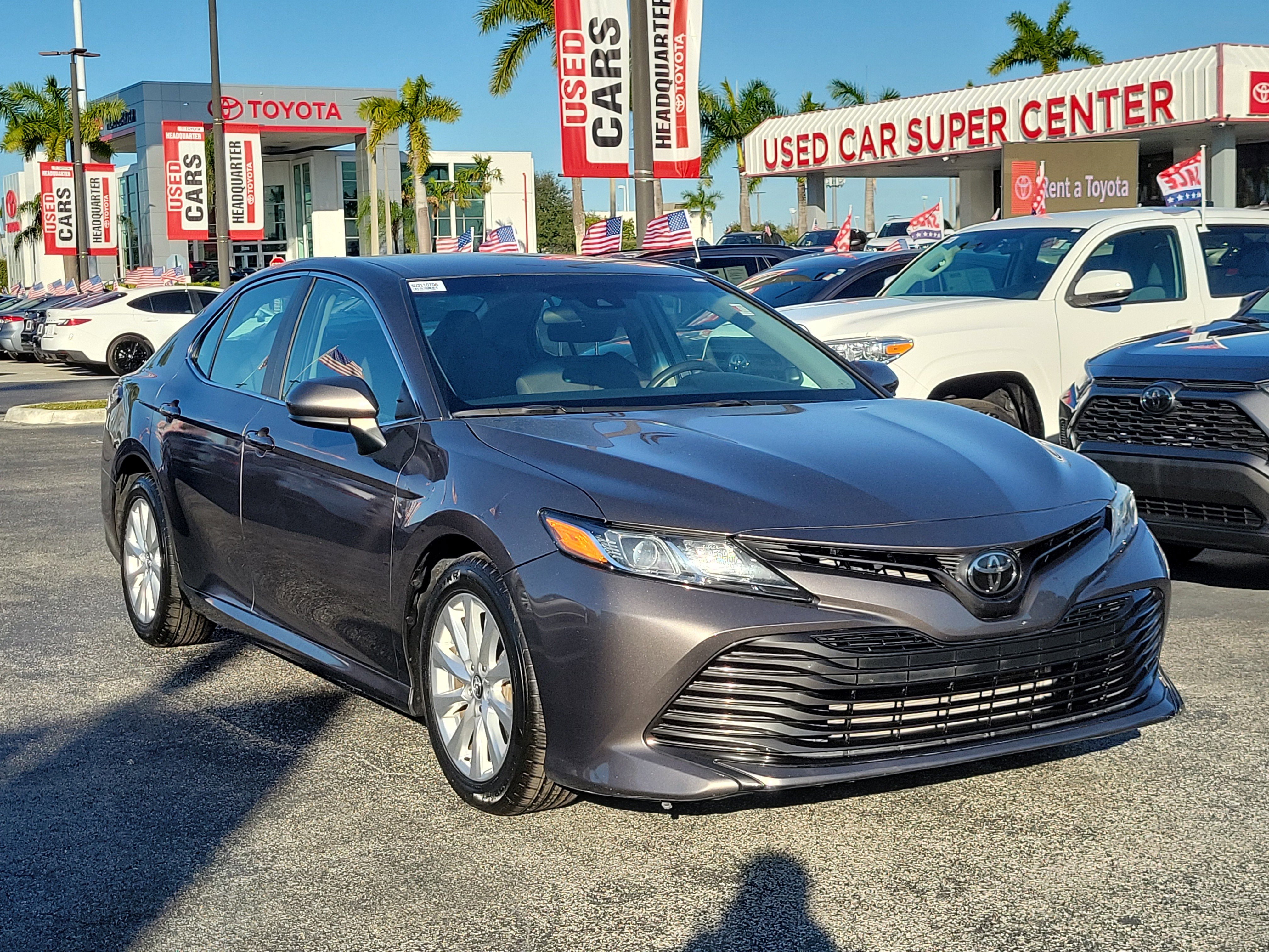 Used 2018 Toyota Camry SE video 2