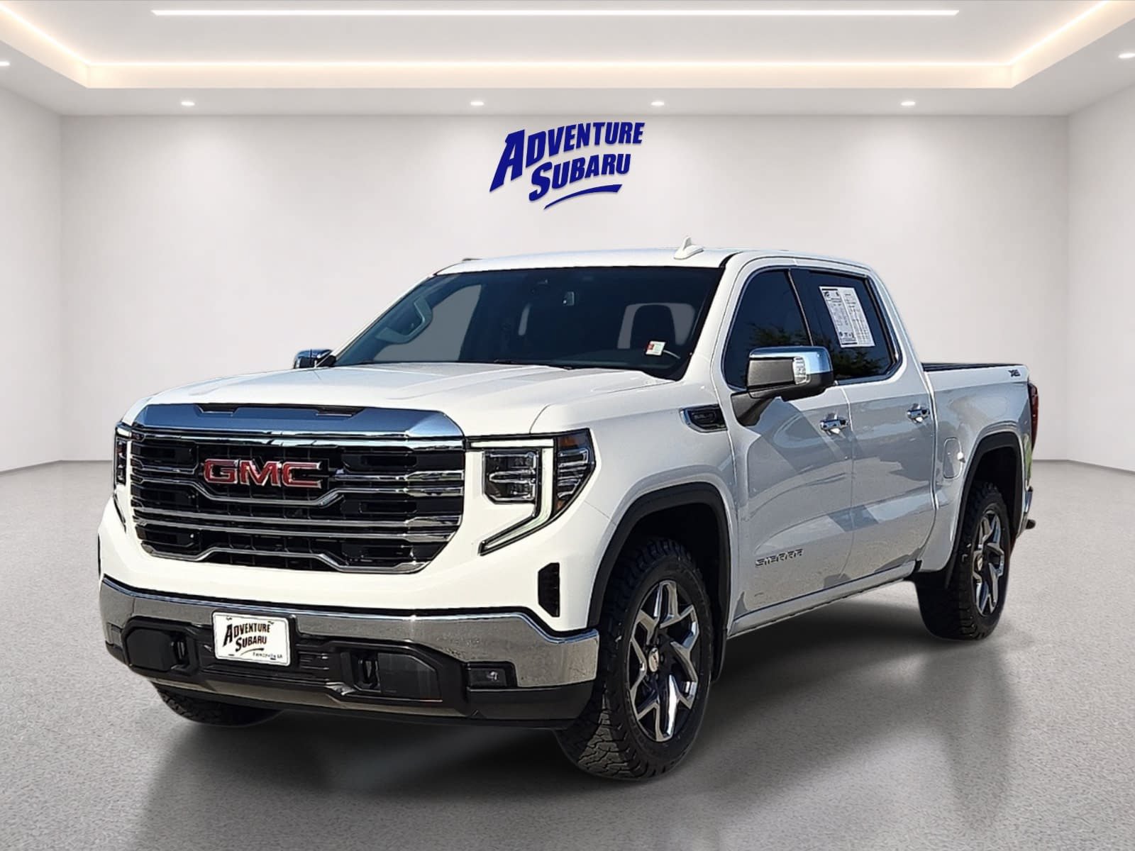 Used 2023 GMC Sierra 1500 SLT w/ SLT Premium Package AWD/4WD image 2