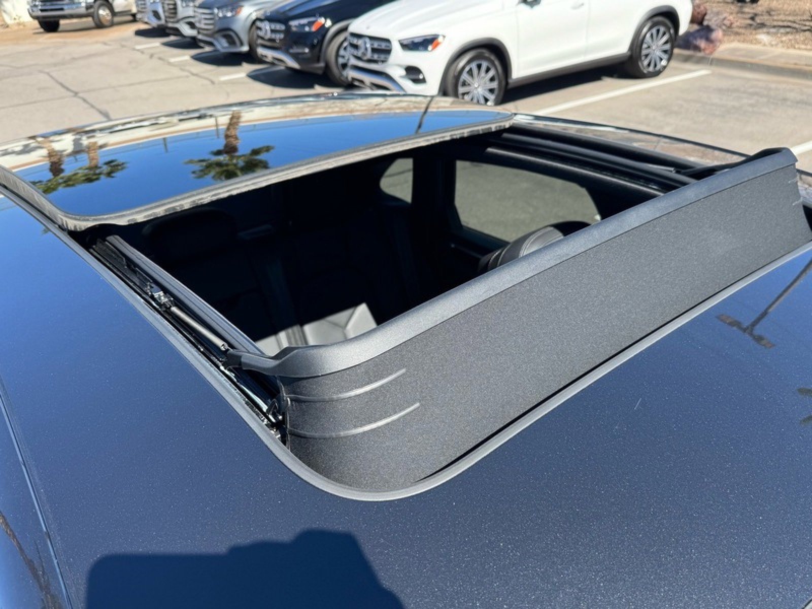 Used 2024 Porsche Macan image 25