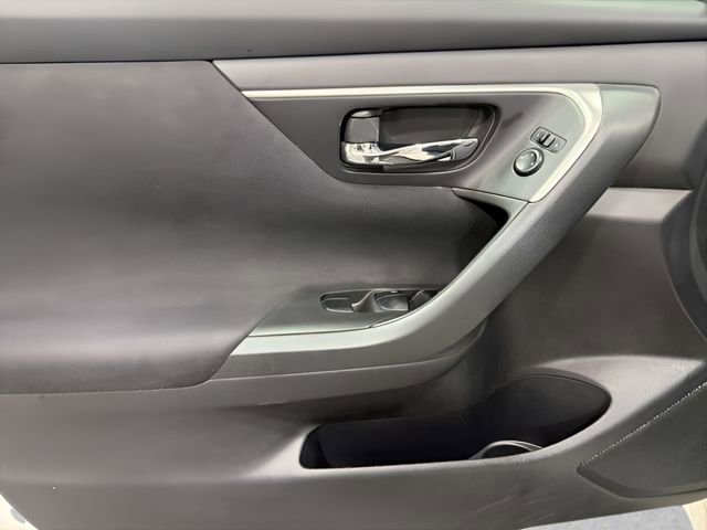 Used 2015 Nissan Altima 2.5 S w/ Power Driver Seat Package FWD image 9