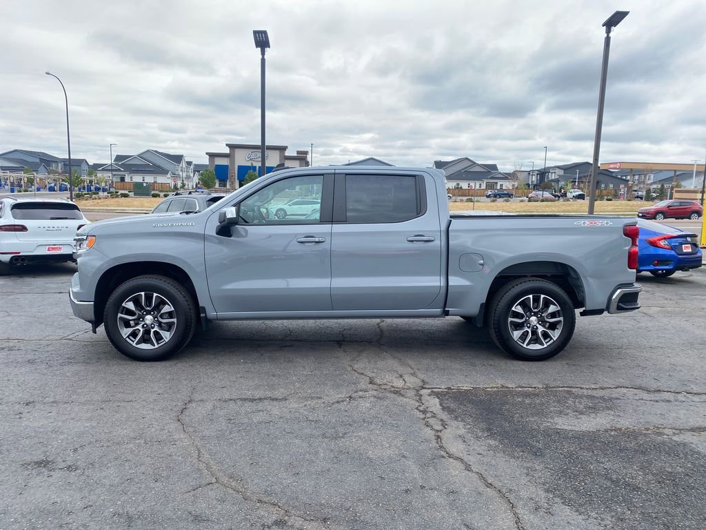 Used 2024 Chevrolet Silverado 1500 LT AWD/4WD image 2