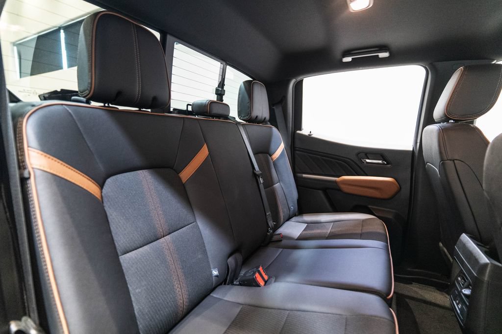 Used 2024 GMC Canyon AT4 w/ Technology Package AWD/4WD image 33