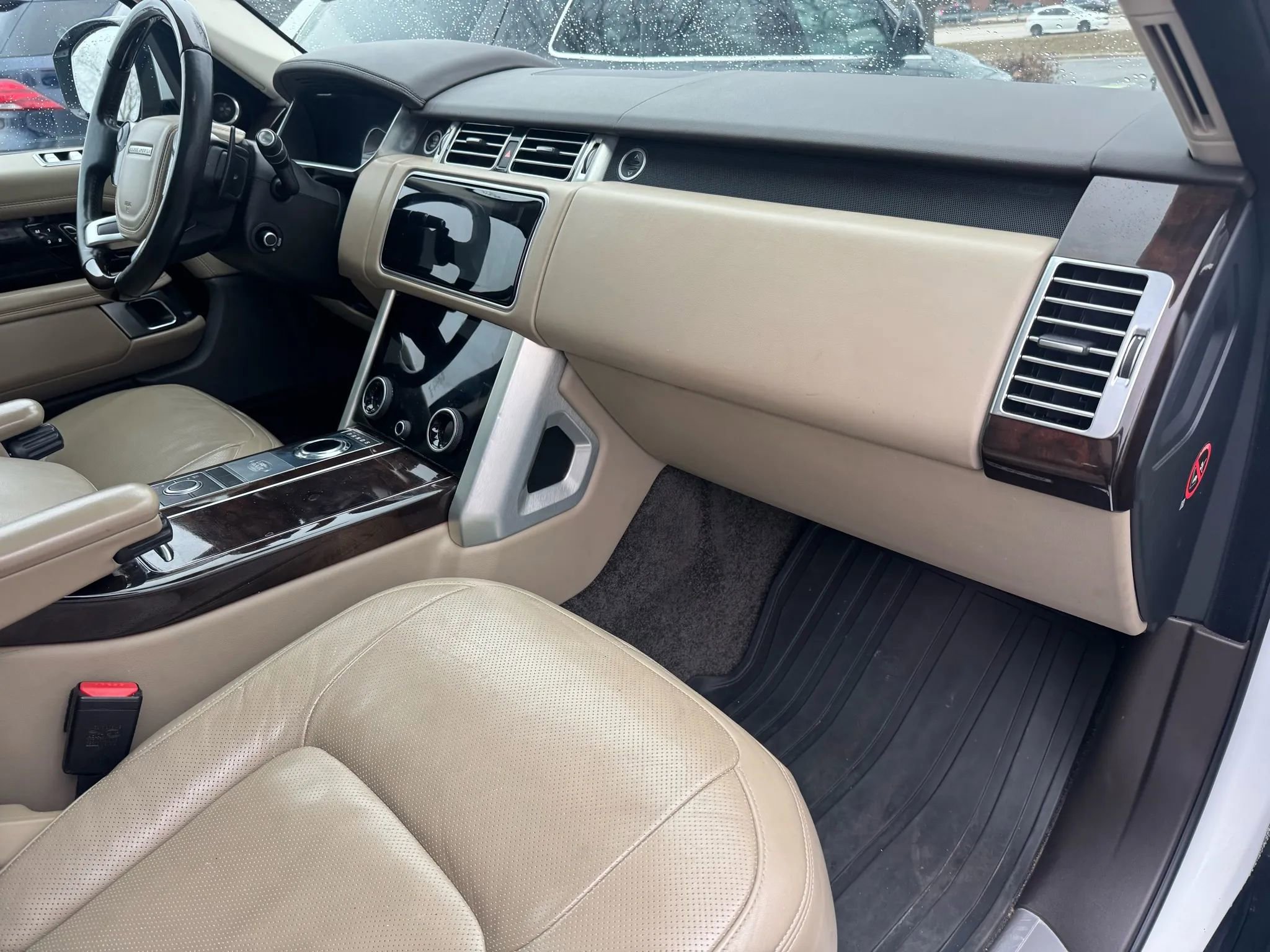 Used 2019 Land Rover Range Rover HSE image 21