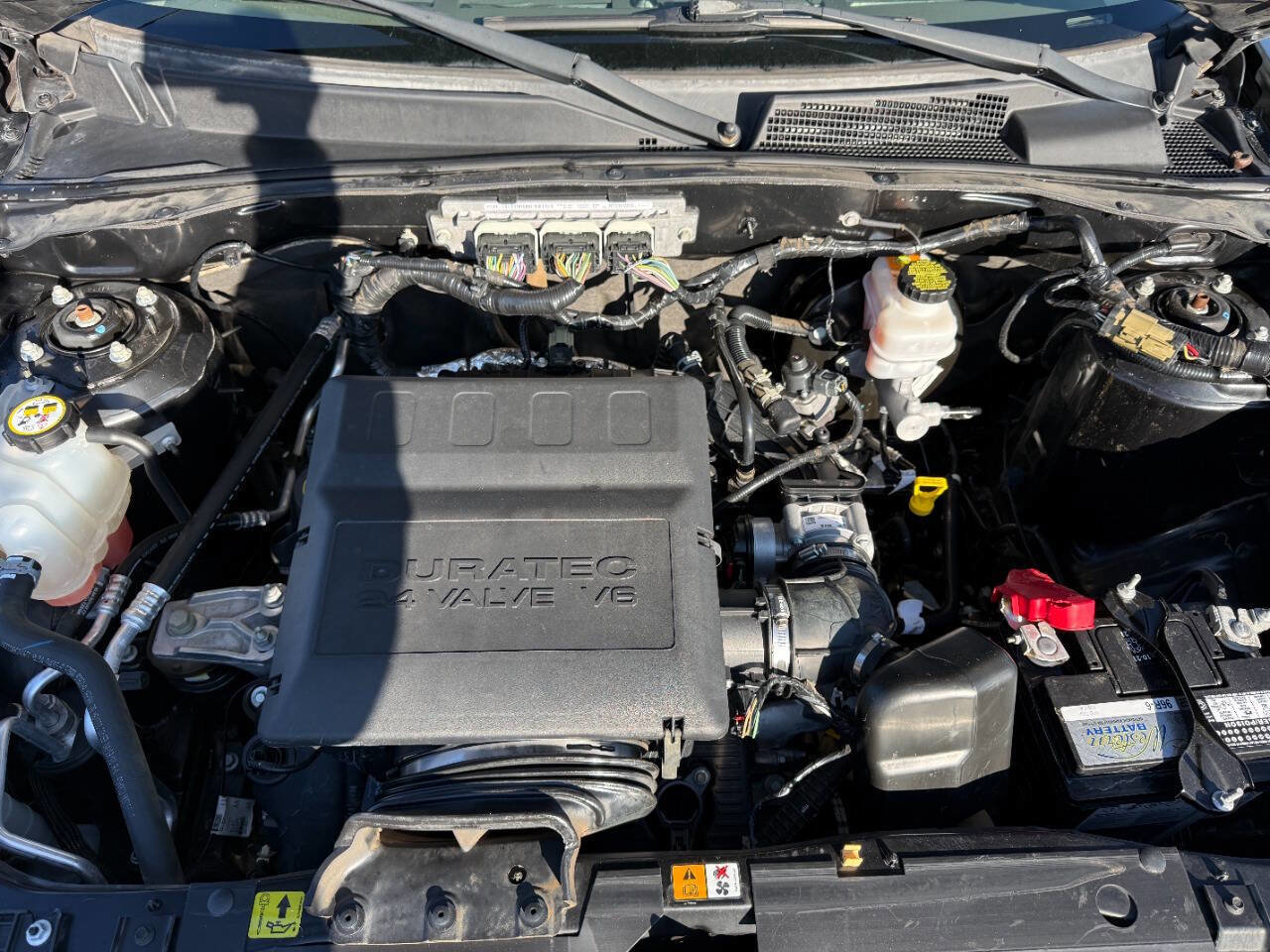 Used 2011 Ford Escape XLT image 10