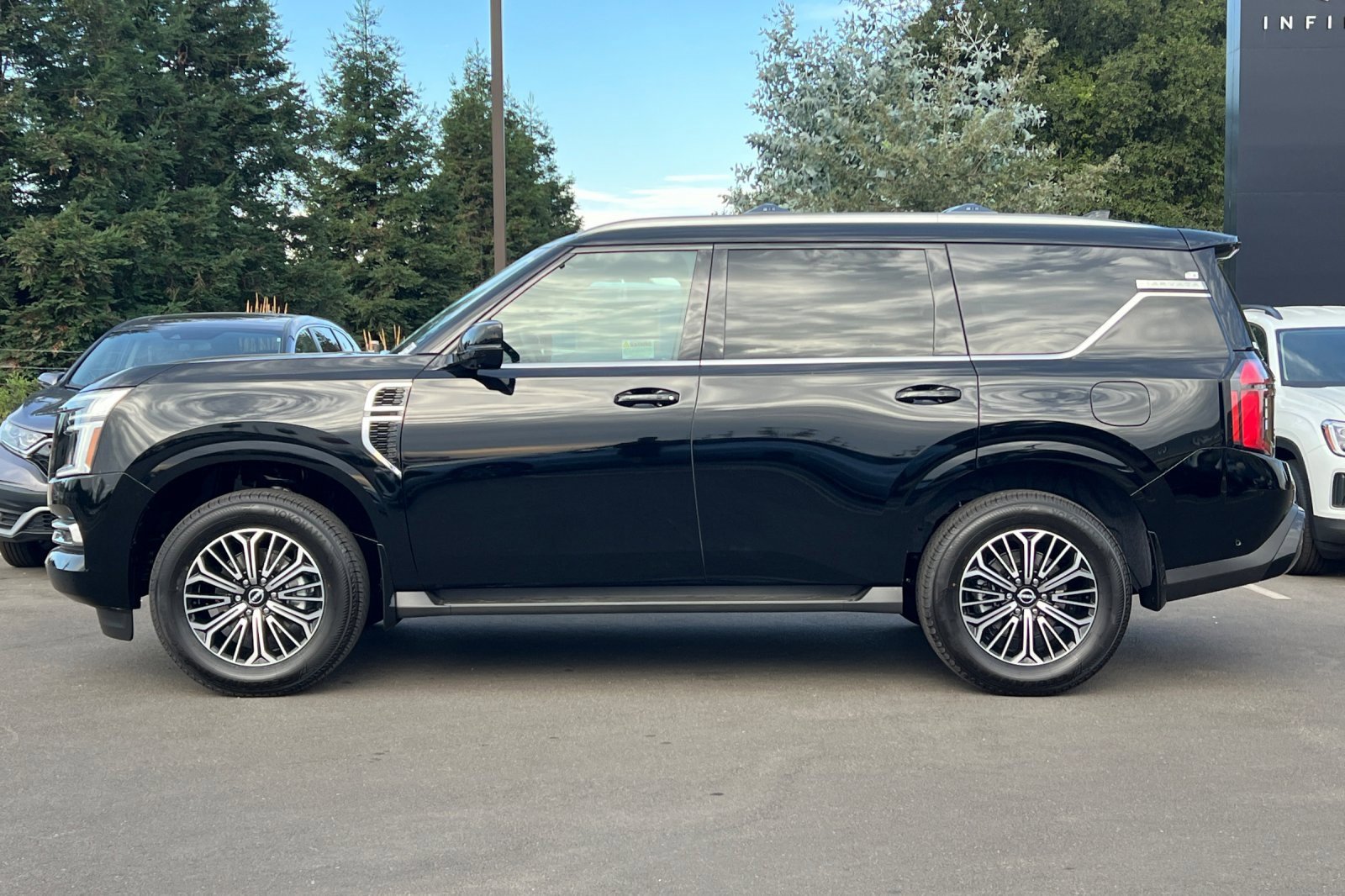 New 2026 Nissan Armada Platinum image 7