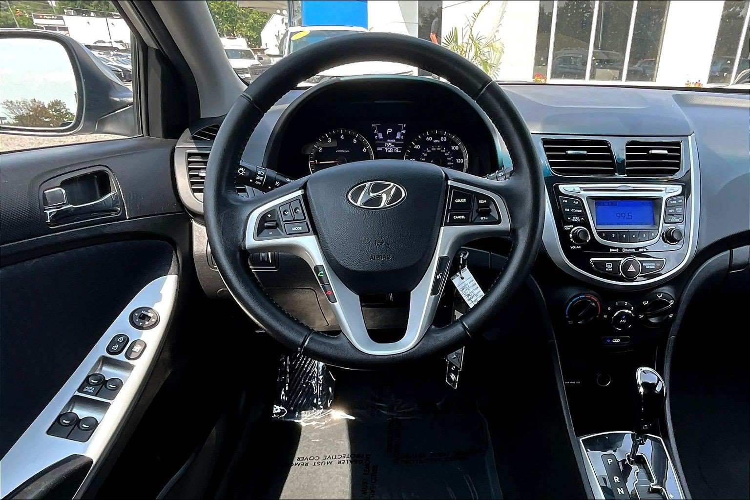 Used 2013 Hyundai Accent SE FWD image 5