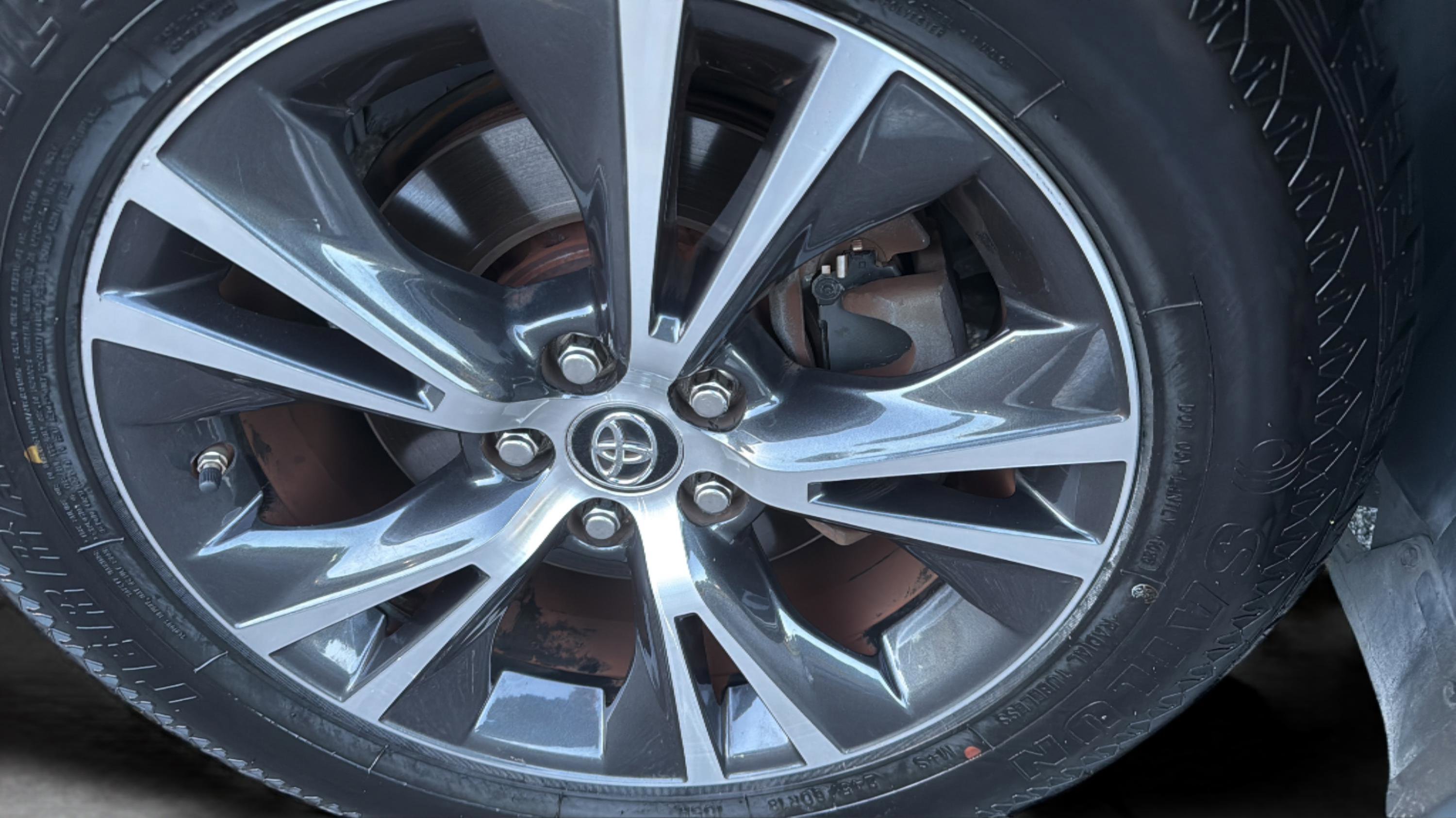 Used 2019 Toyota Highlander LE image 45