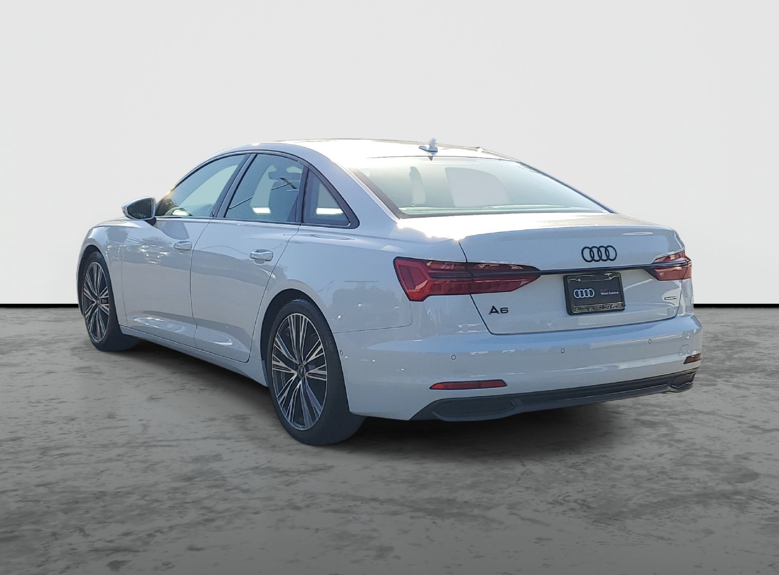 Used 2023 Audi A6 Premium Plus w/ Premium Plus Package AWD/4WD image 3