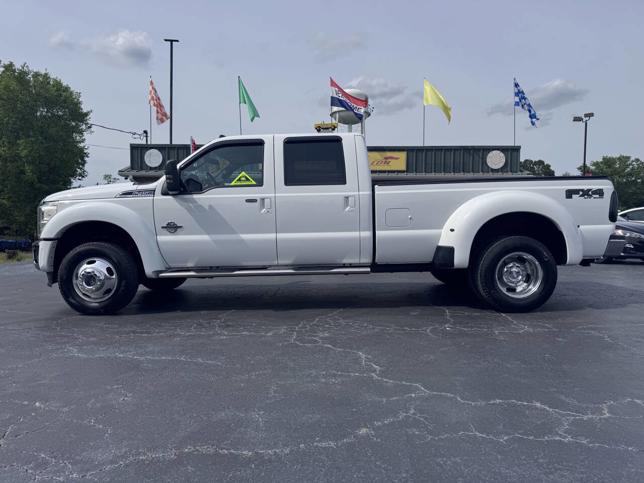 Used 2014 Ford F450 Lariat w/ Lariat Ultimate Package AWD/4WD image 2