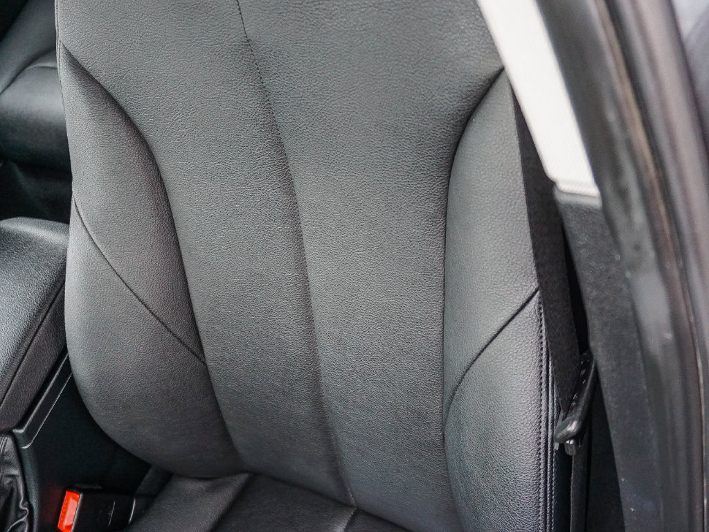 Used 2016 BMW 320i Sedan RWD image 21