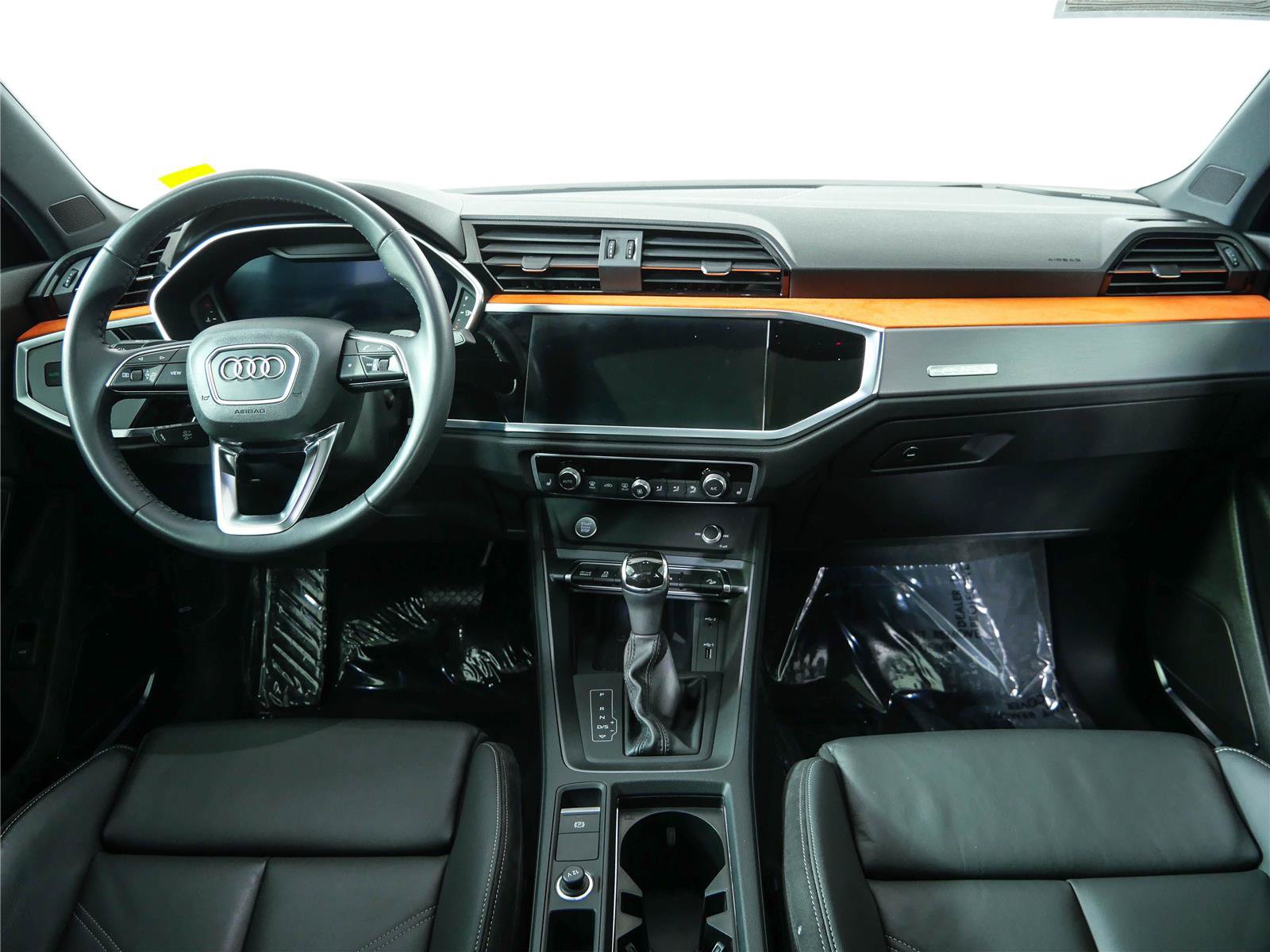 Used 2019 Audi Q3 2.0T Premium Plus w/ Premium Plus Package AWD/4WD image 20