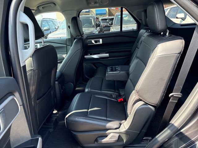 Used 2023 Ford Explorer XLT w/ Equipment Group 202A AWD/4WD image 19