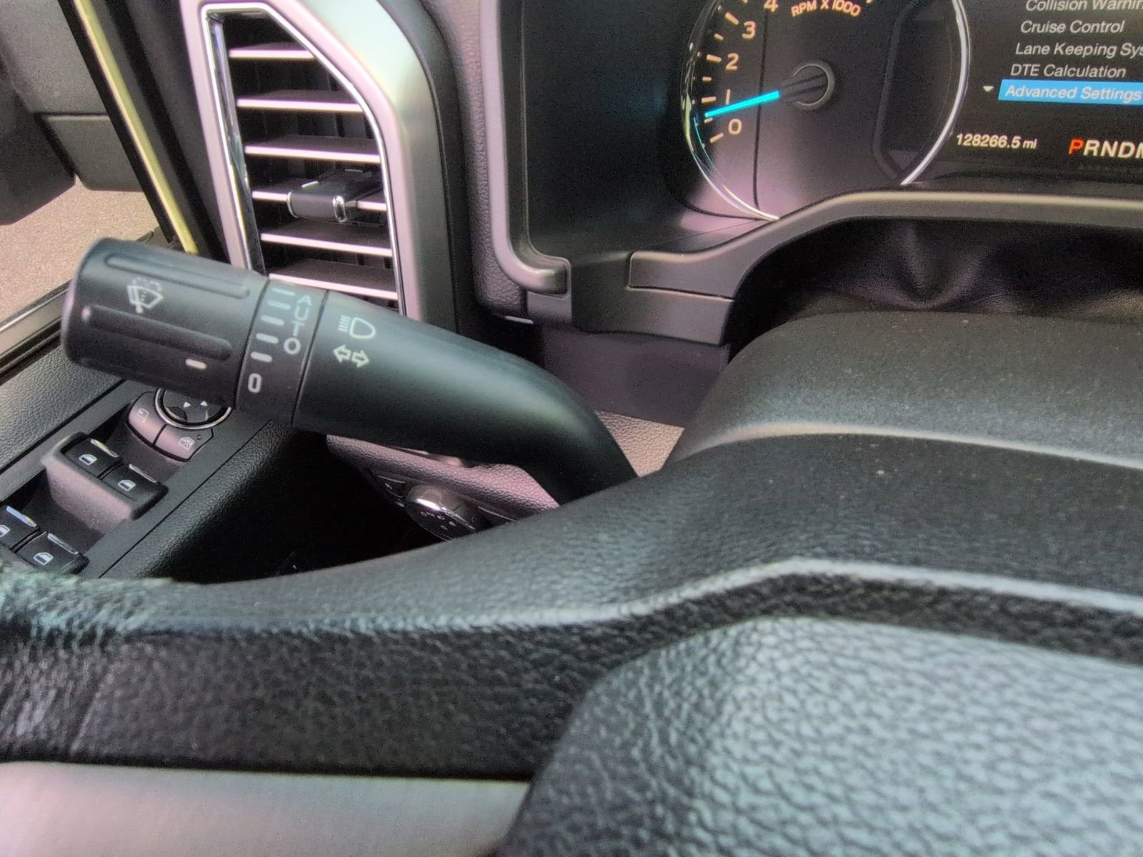 Used 2015 Ford F150 Platinum w/ Equipment Group 701A Luxury image 63